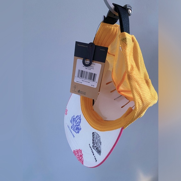 The North Face Class V Trucker Cap Gold Bear Graphic ✨ OS | pink white gold - Picture 5 of 8